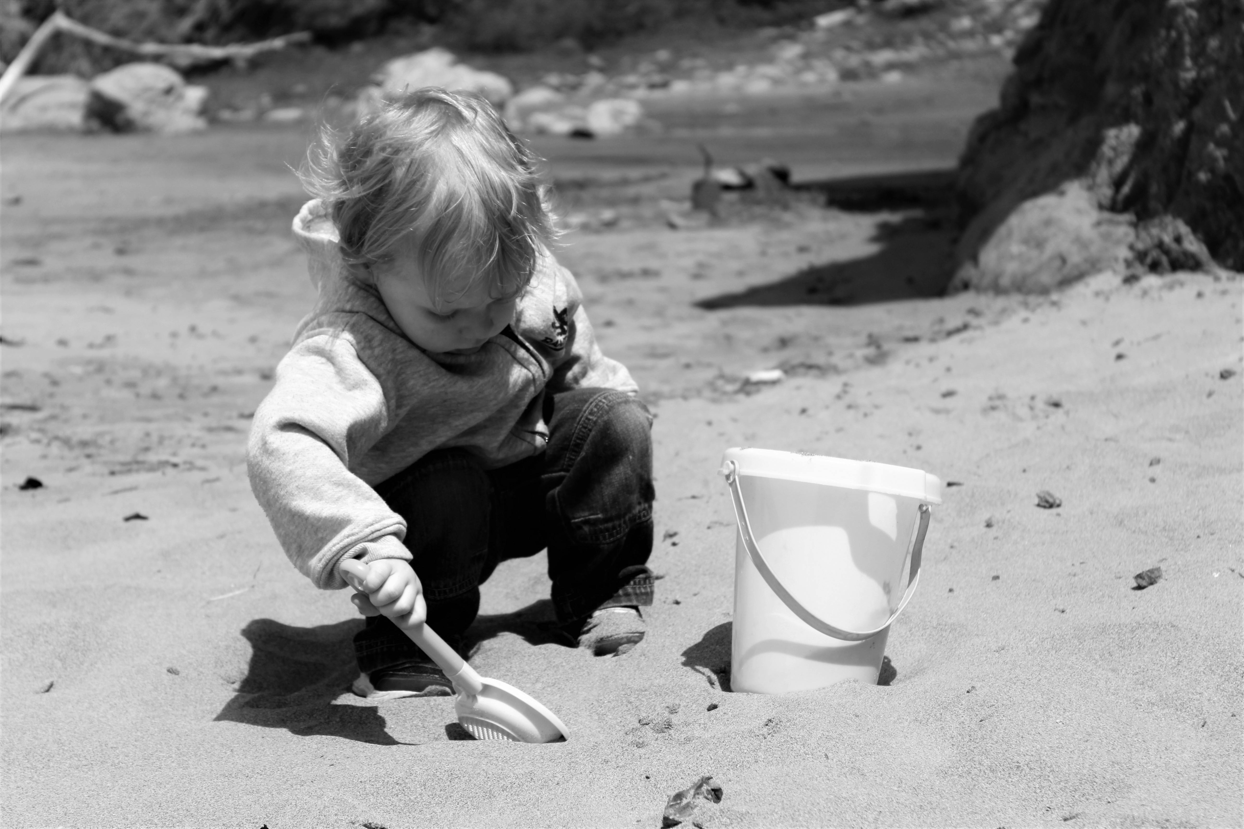 Free stock photo of kid, playing, sand