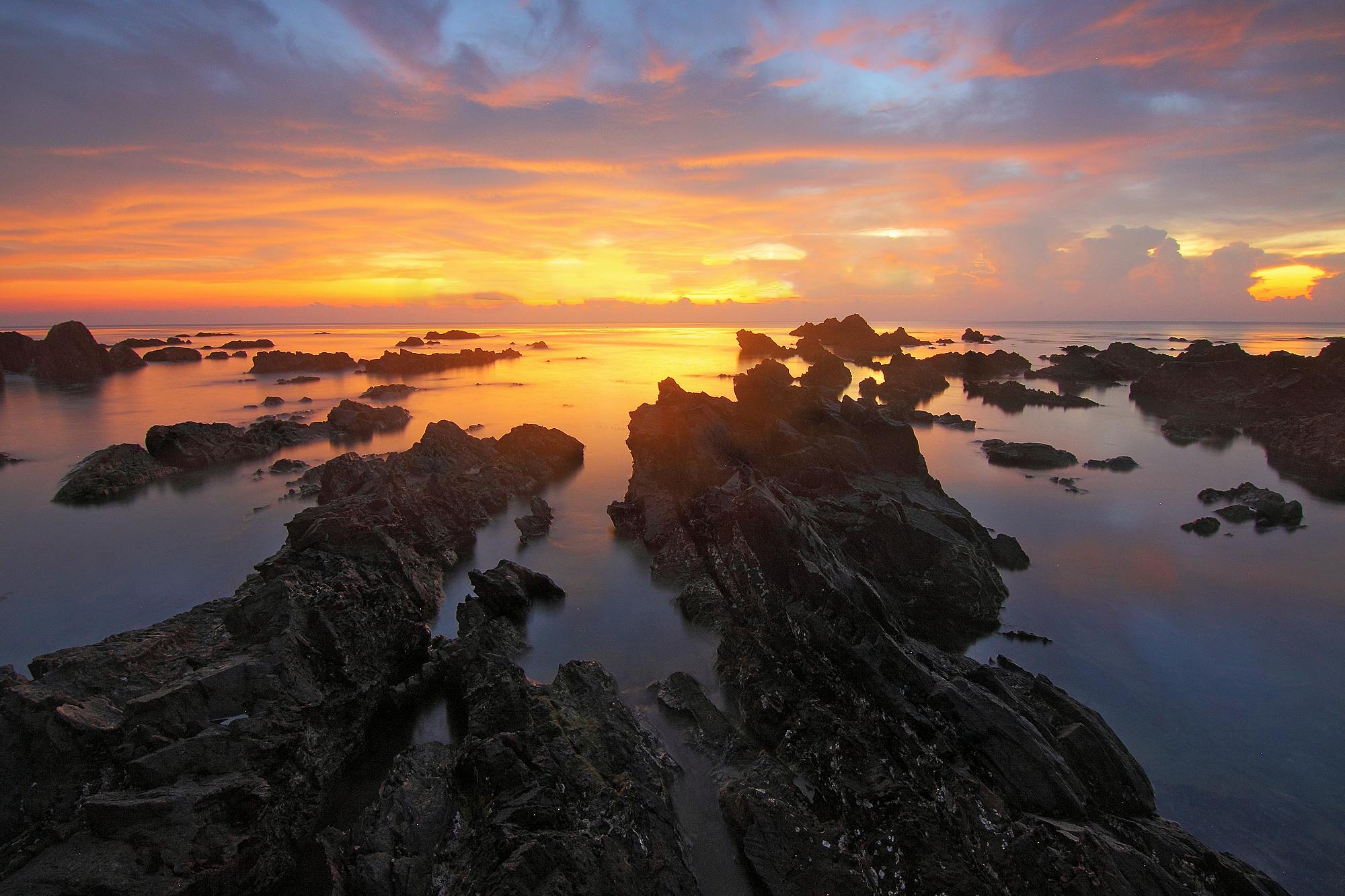 Rocks Near the Body of Water Landscape Photography   Free 