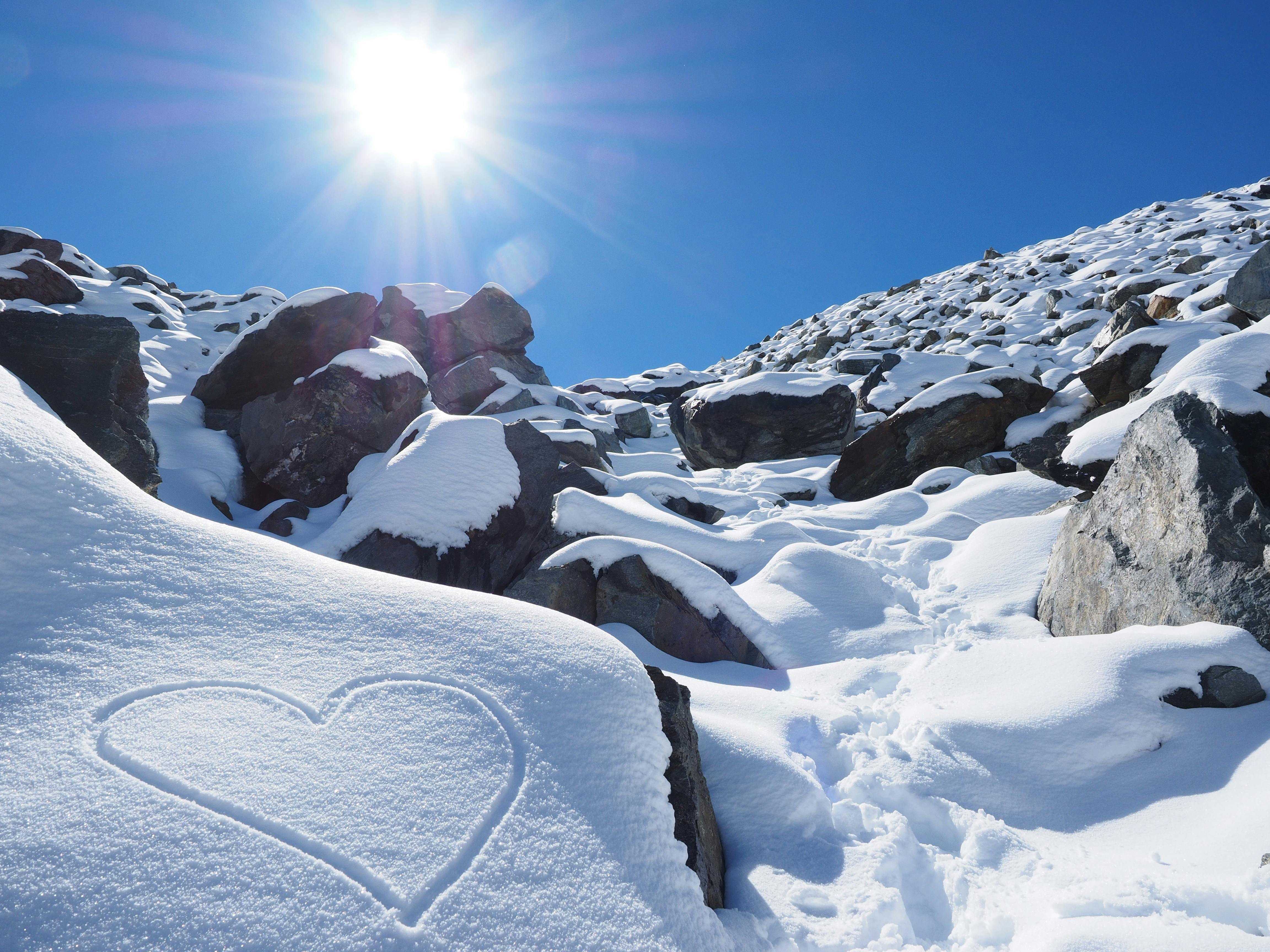 sun-snow-herzchen-stones-218866.jpeg (4608×3456)
