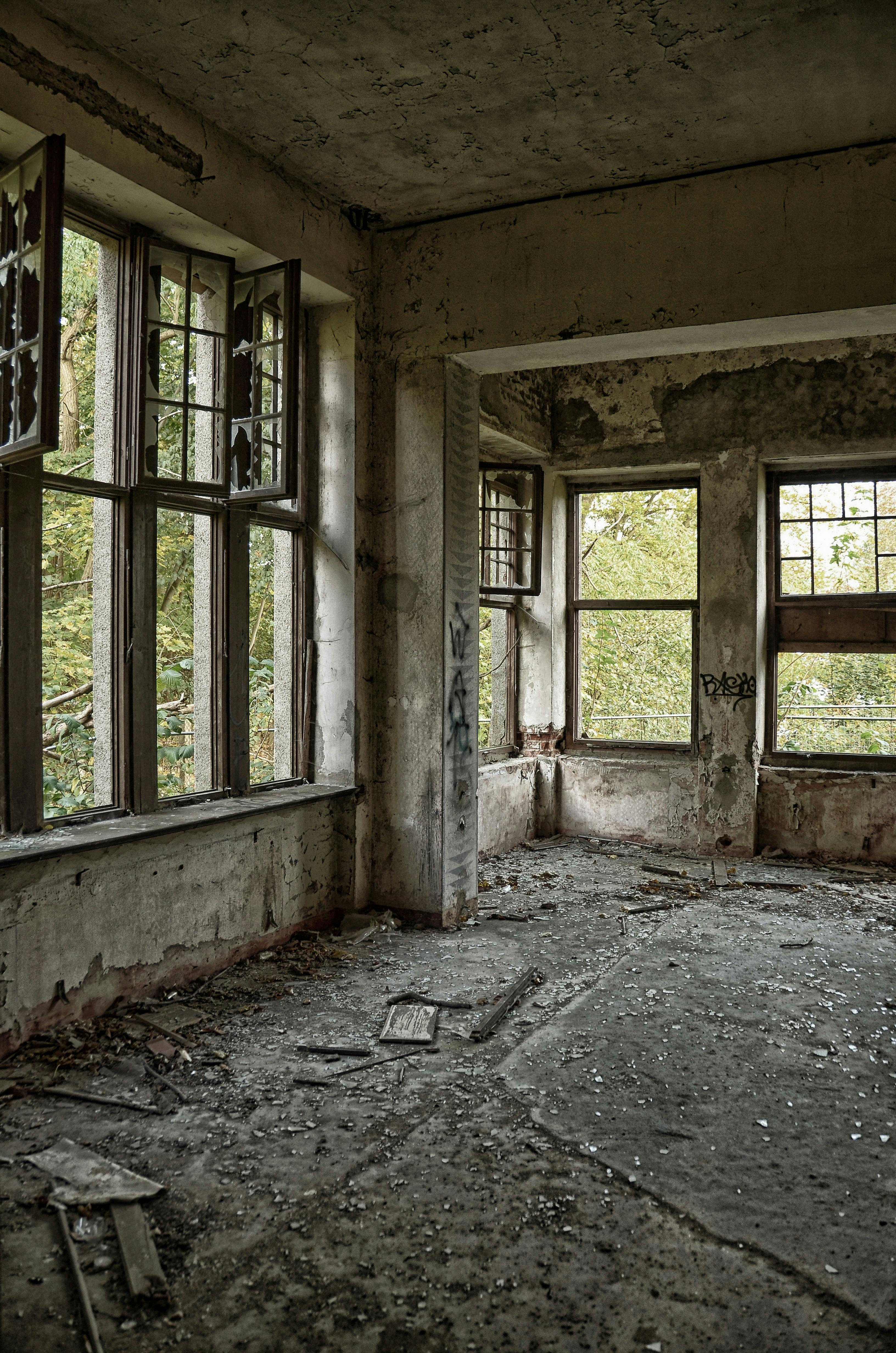 Interior of Abandoned House · Free Stock Photo