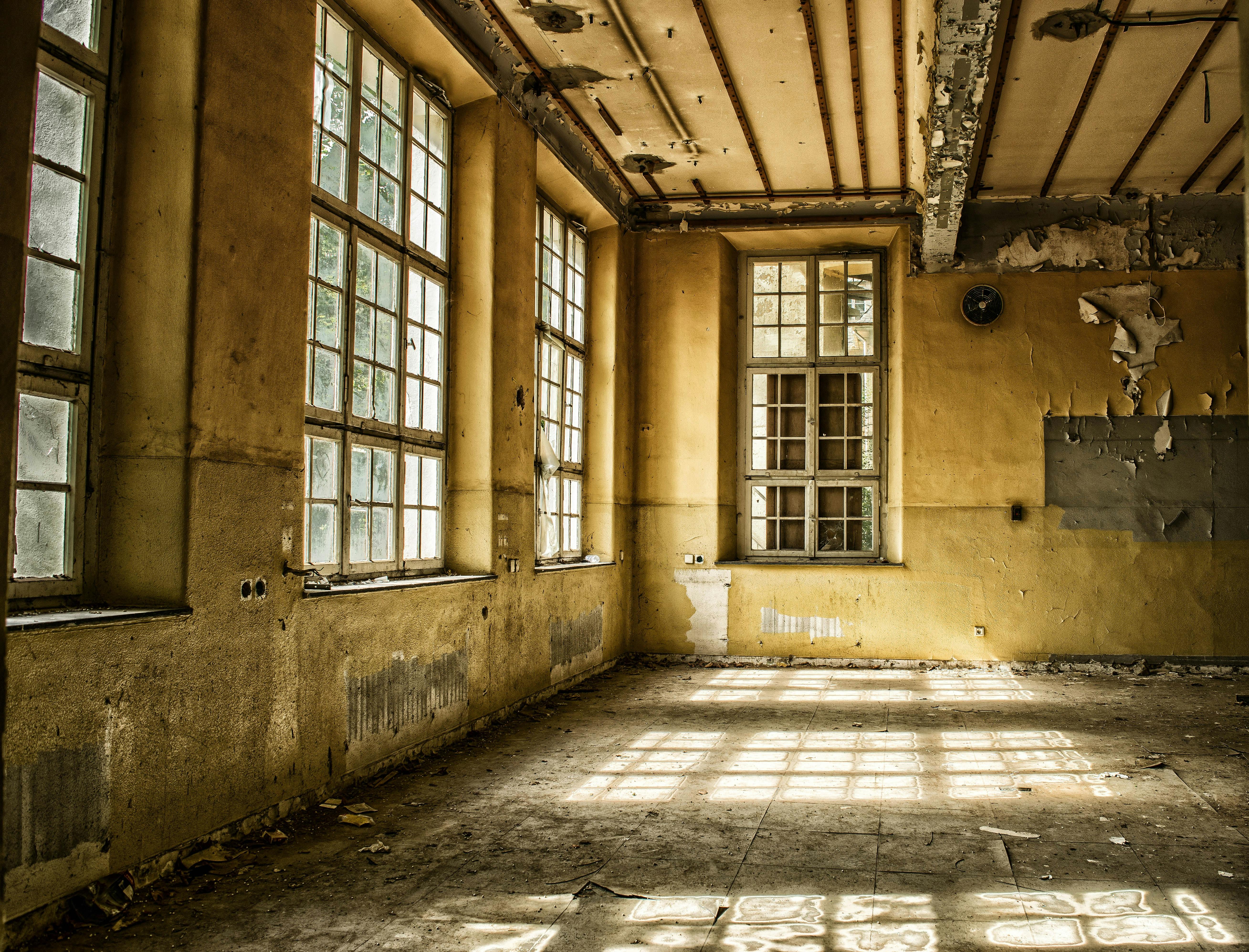 Interior of Abandoned Building · Free Stock Photo