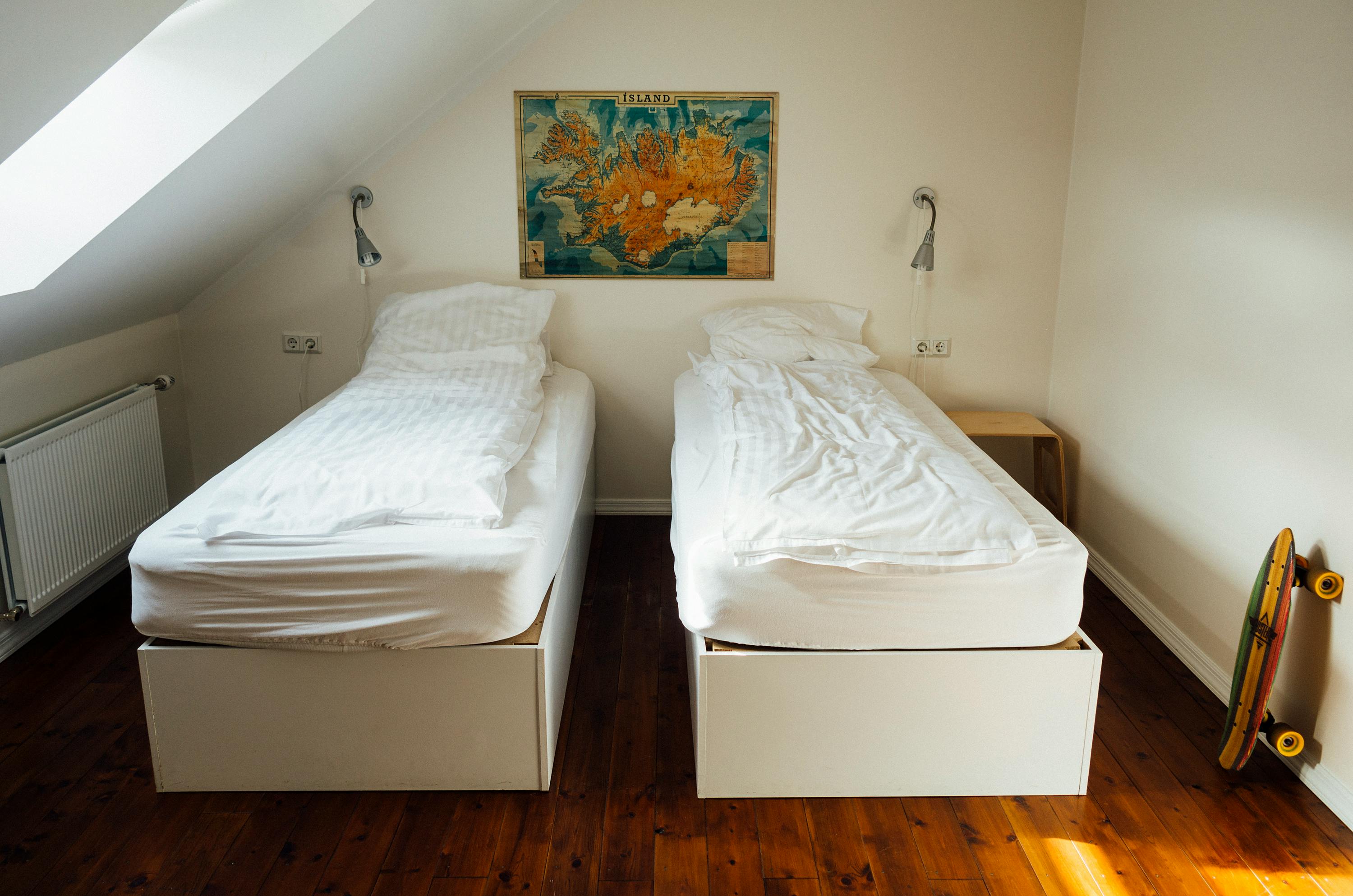 free-stock-photo-of-bedroom-hostel-hotel