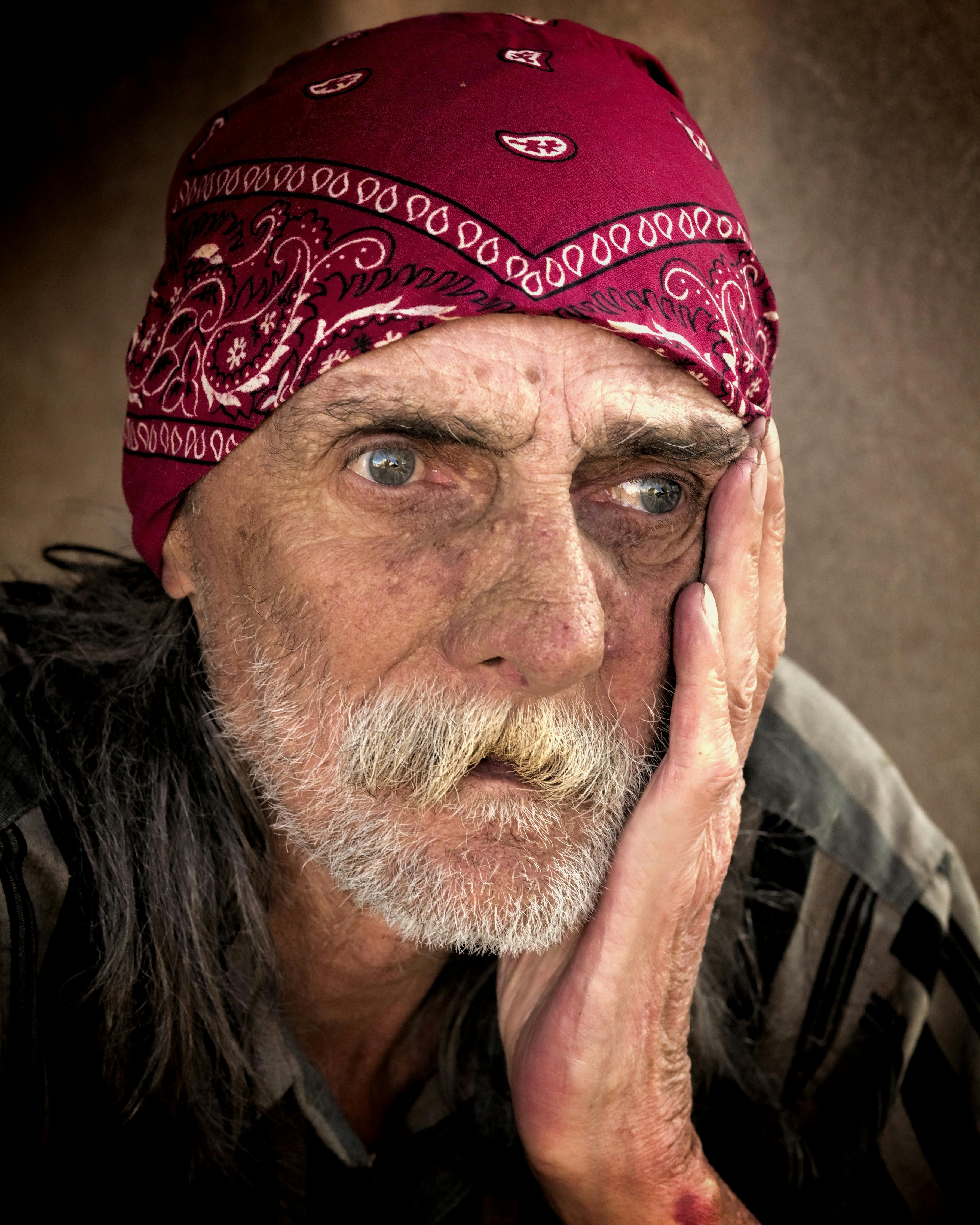 homeless-man-color-poverty.jpg (3600×4500)