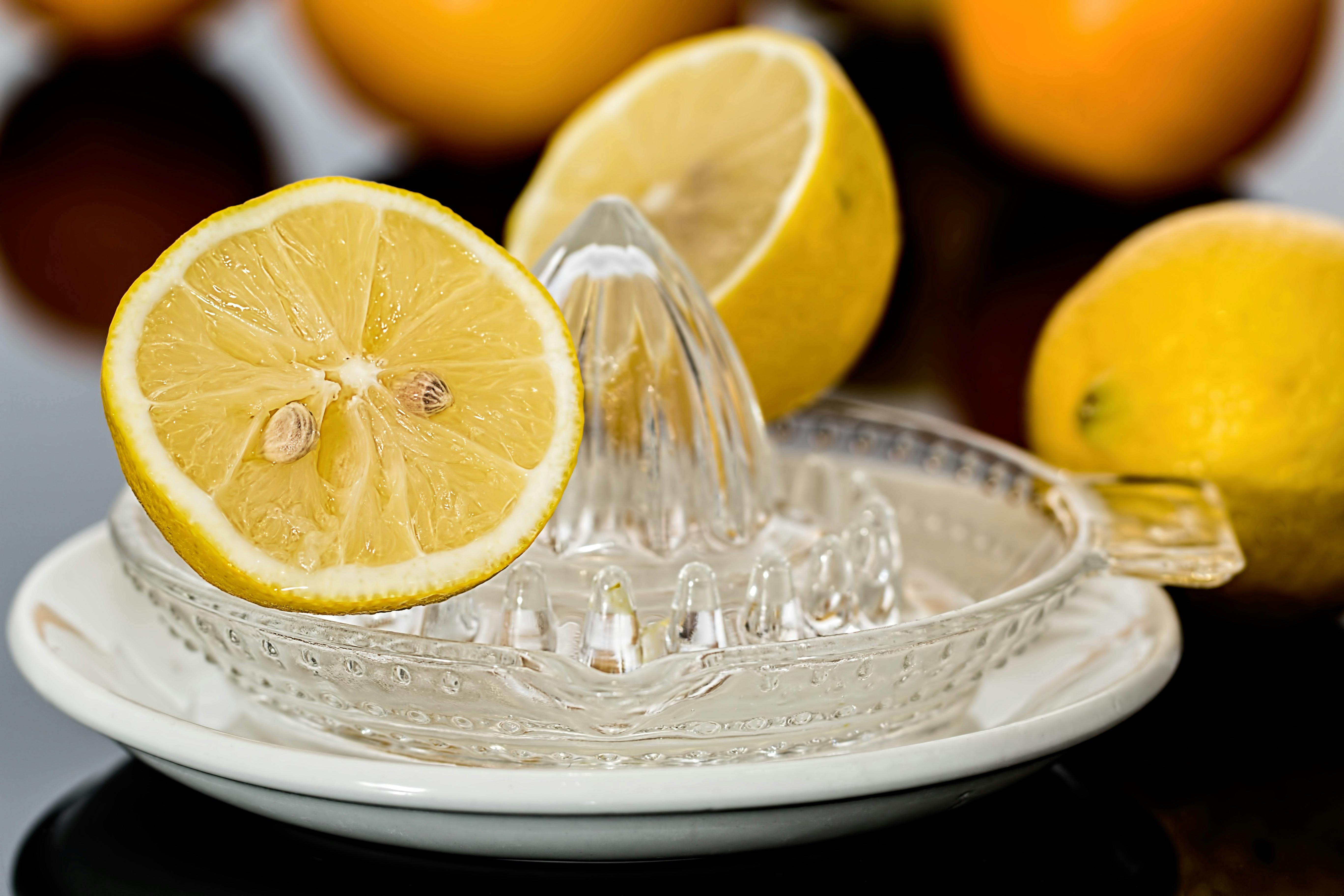 lemon-squeezer-lemon-juice-citrus-citric-acid-39587.jpeg