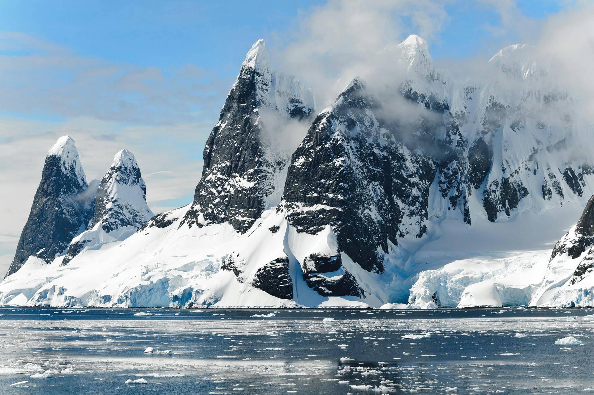 [Image: mountains-ice-bergs-antarctica-berg-48178.jpeg]