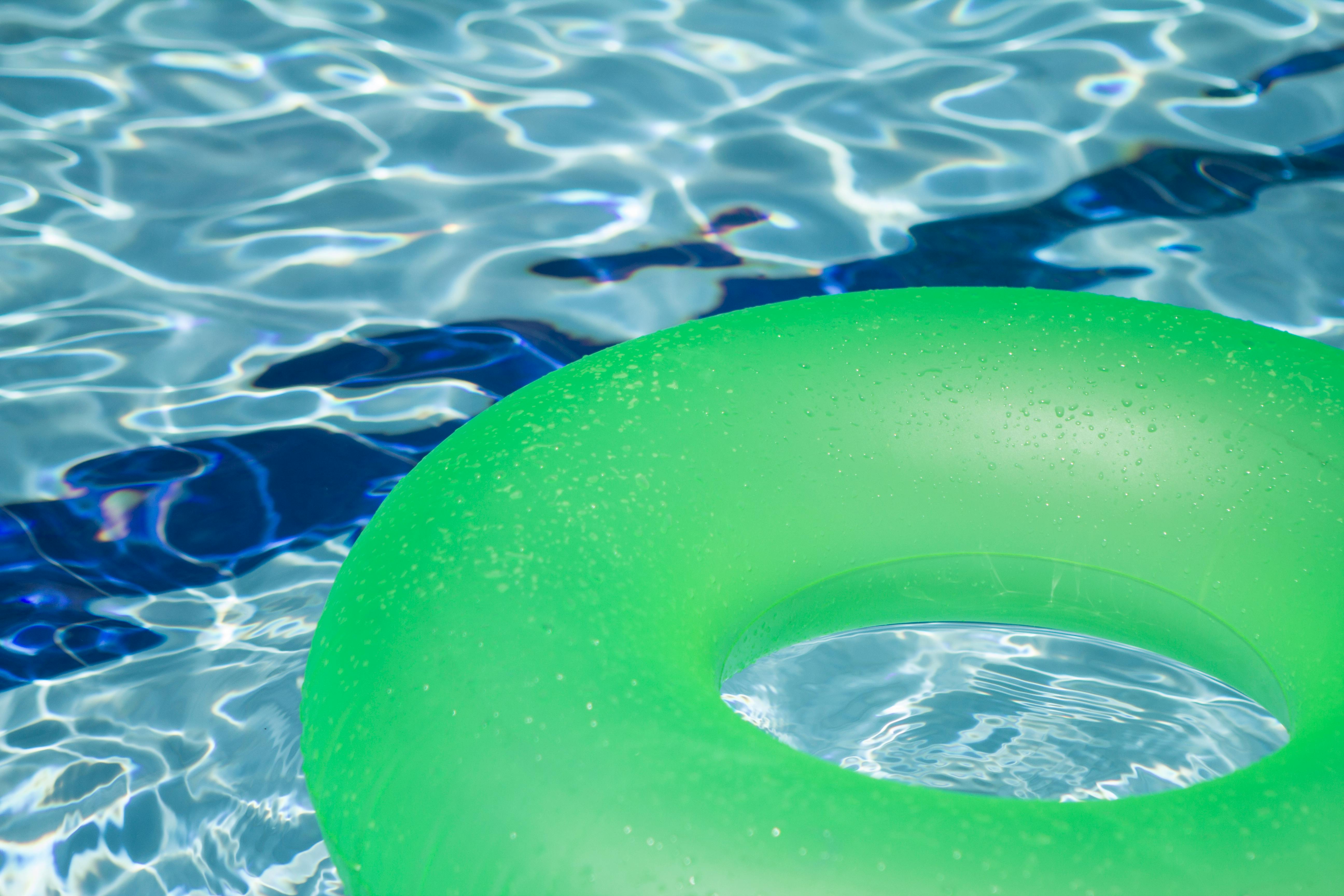 Pool with inflatable water tube
